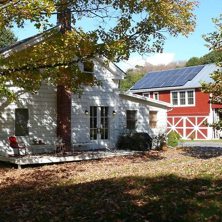 The Farmhouse Suite At Barn & Bike Red Hook ภายนอก รูปภาพ