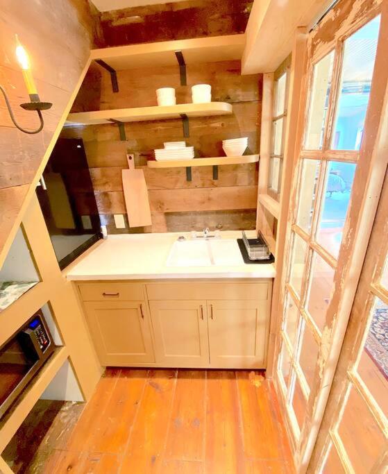 The Farmhouse Suite At Barn & Bike Red Hook ภายนอก รูปภาพ