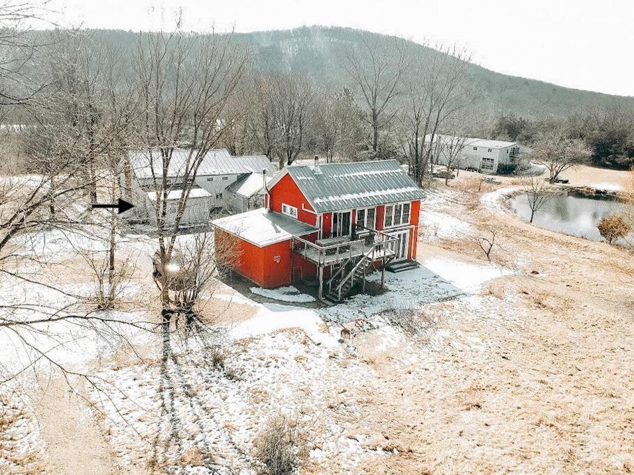 The Farmhouse Suite At Barn & Bike Red Hook ภายนอก รูปภาพ