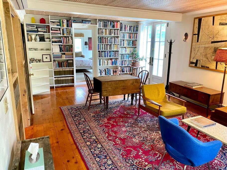 The Farmhouse Suite At Barn & Bike Red Hook ภายนอก รูปภาพ