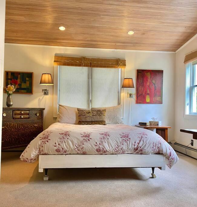 The Farmhouse Suite At Barn & Bike Red Hook ภายนอก รูปภาพ